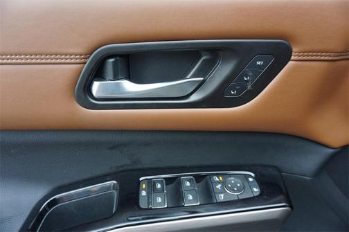 2023 Nissan Pathfinder Platinum FWD