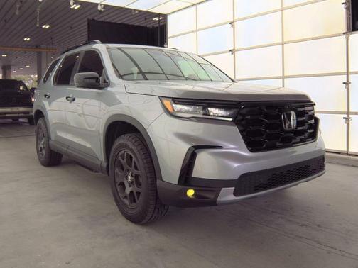 Modern Steel Metallic 2025 Honda Pilot TrailSport