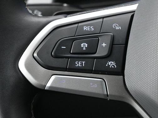 2024 Volkswagen Atlas Cross Sport 2.0T SE