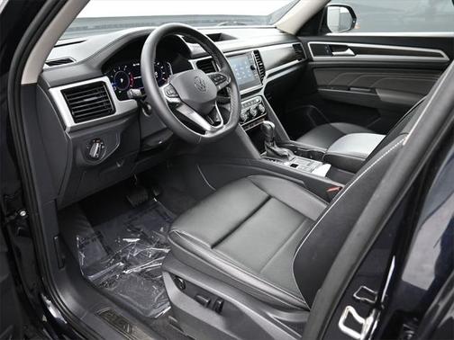2023 Volkswagen Atlas 3.6L SE w/Technology