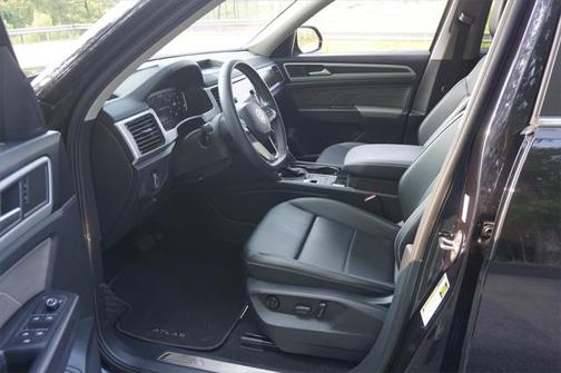2023 Volkswagen Atlas 3.6L SE w/Technology