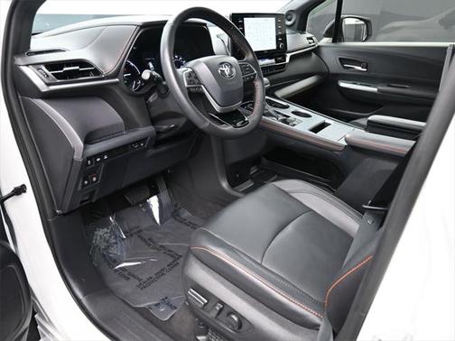2021 Toyota Sienna XSE 7 Passenger