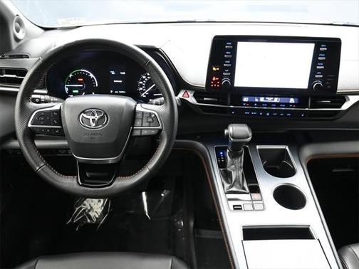 2021 Toyota Sienna XSE 7 Passenger