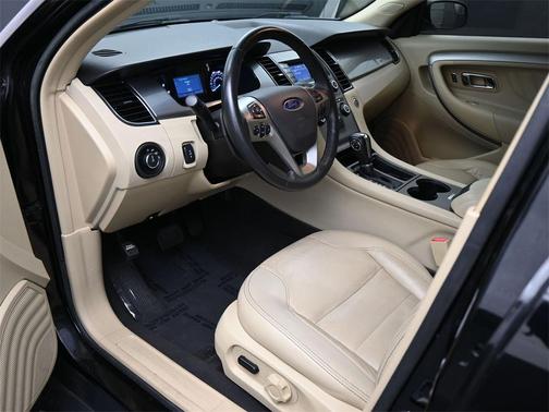 2018 Ford Taurus SEL