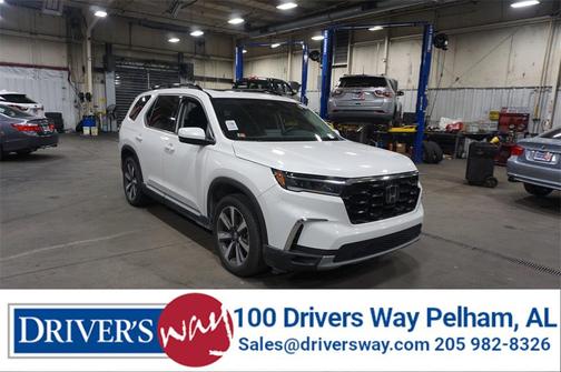 2025 Honda Pilot Touring 8-Passenger