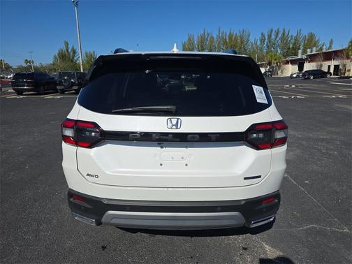 2025 Honda Pilot Touring 8-Passenger