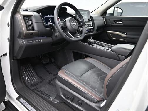 2024 Nissan Pathfinder Platinum 4WD