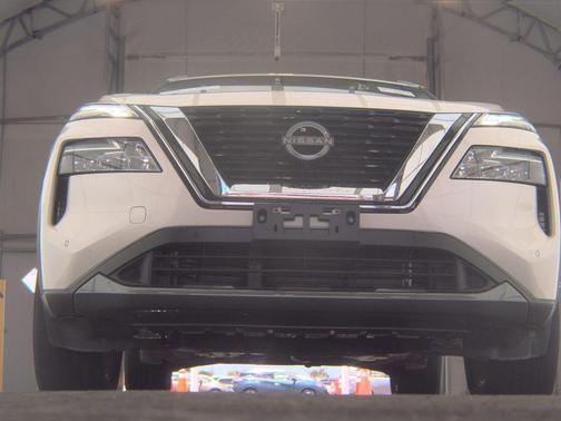 Pearl White 2023 Nissan Rogue SL