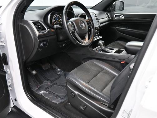 2022 Jeep Grand Cherokee Laredo