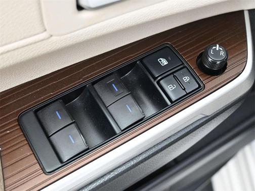 2021 Toyota Sienna XLE 8 Passenger