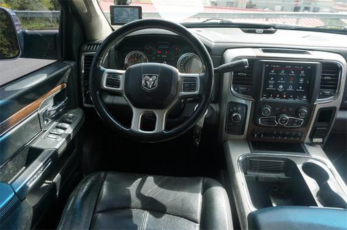 2018 RAM 2500 Laramie Crew Cab 4x4 6'4' Box