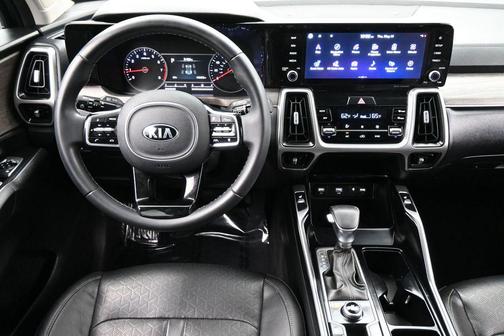 Green 2021 Kia Sorento EX