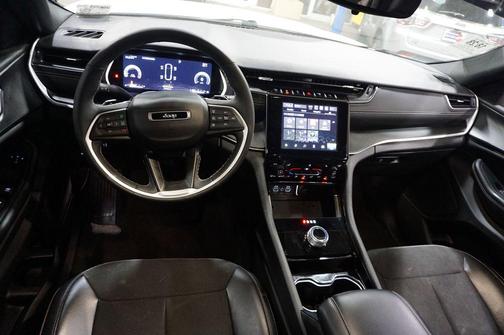 Bright White Clearcoat 2023 Jeep Grand Cherokee L Altitude