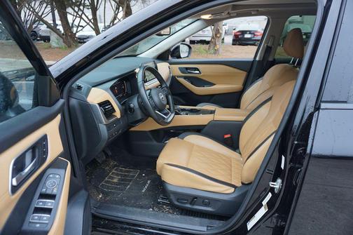 Super Black 2023 Nissan Rogue Platinum