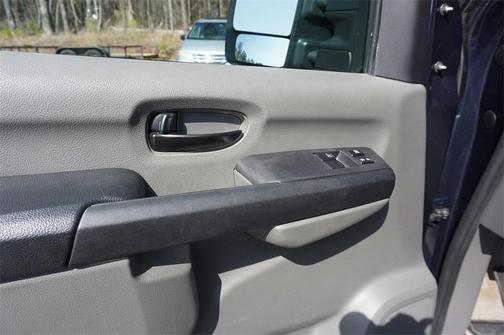 2019 Nissan NV Passenger NV3500 HD SL V8