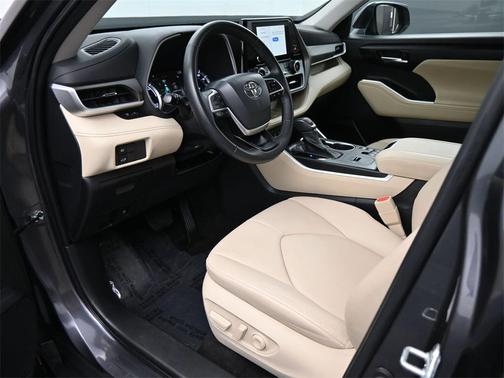 2023 Toyota Highlander Hybrid XLE