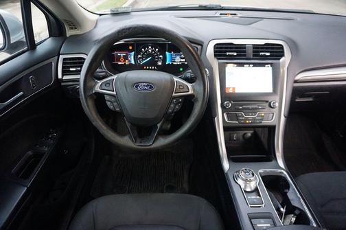 Ingot Silver 2018 Ford Fusion Hybrid SE