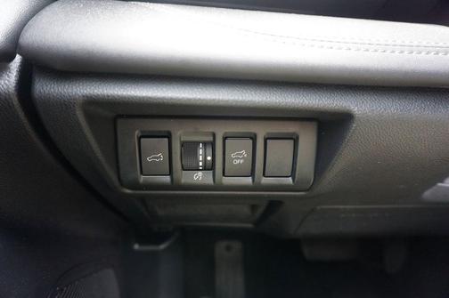 Crystal White Pearl 2023 Subaru Outback Limited XT