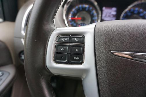 2013 Chrysler Town & Country Touring