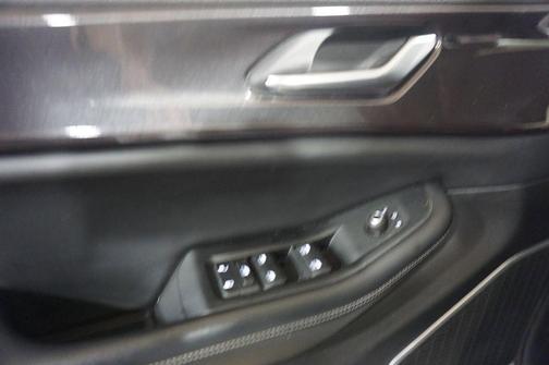 Bright White Clearcoat 2022 Jeep Grand Cherokee Altitude