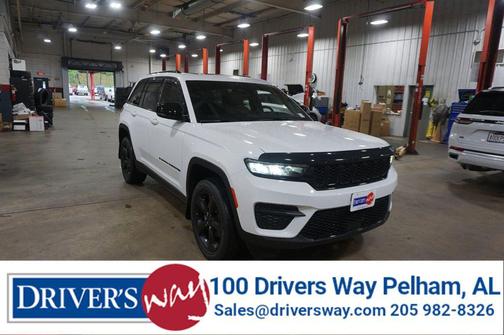 Bright White Clearcoat 2022 Jeep Grand Cherokee Altitude