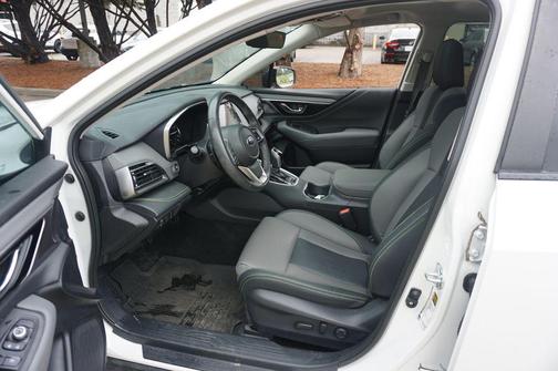 Crystal White Pearl 2023 Subaru Outback Onyx Edition