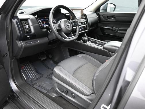 2024 Nissan Pathfinder SV FWD
