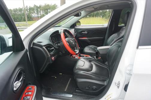 2019 Jeep Cherokee Overland