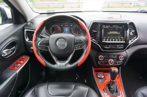 2019 Jeep Cherokee Overland