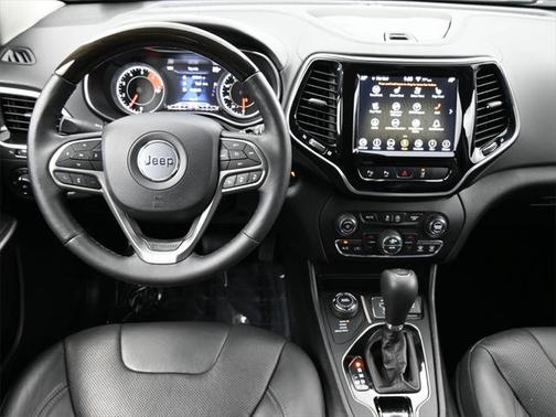 2019 Jeep Cherokee Overland