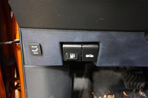 2022 Nissan Kicks SR