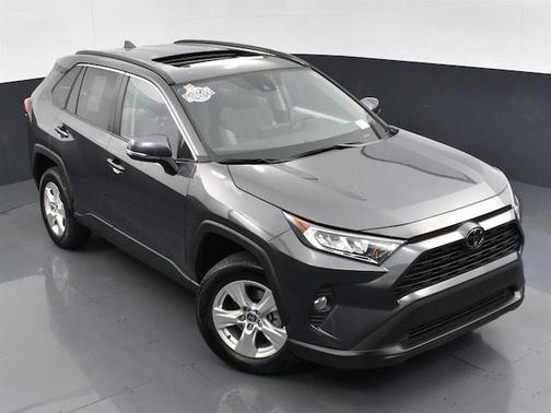 Photo 1 of 40 of 2021 Toyota RAV4 XLE