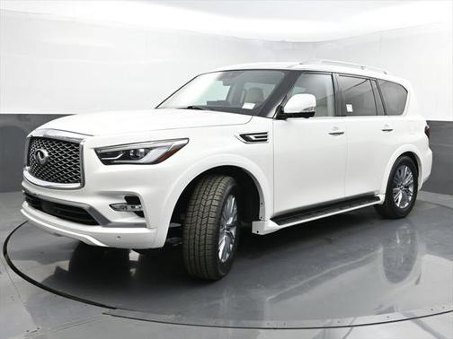 2023 INFINITI QX80 Luxe
