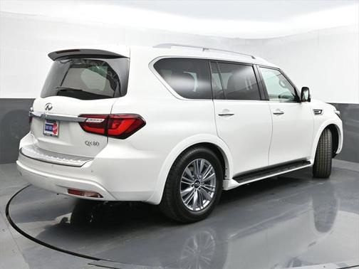 2023 INFINITI QX80 Luxe