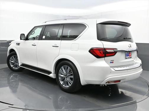 2023 INFINITI QX80 Luxe