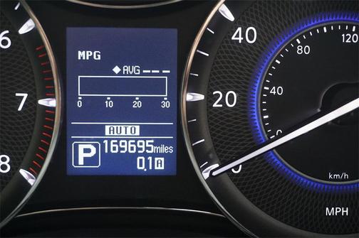 2016 INFINITI QX80 Base