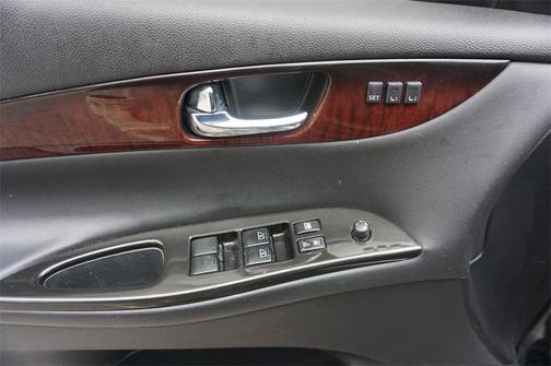 2017 INFINITI QX50 Base