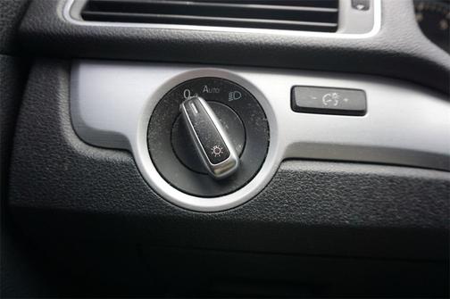 2012 Volkswagen Passat 2.5 SE