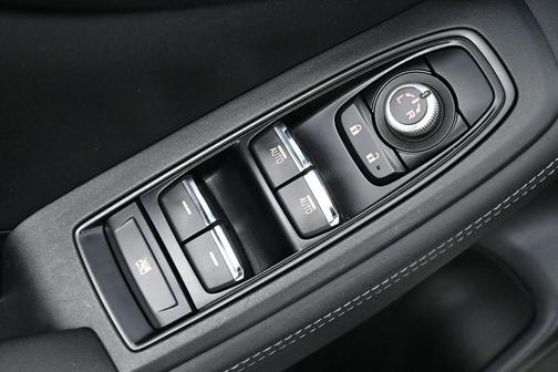 Crystal White Pearl 2021 Subaru Forester Limited