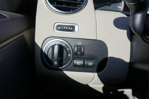 2016 Land Rover LR4 Base