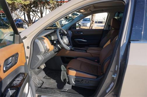 2024 Nissan Pathfinder Platinum FWD