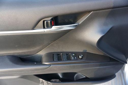 2024 Toyota Camry Hybrid SE