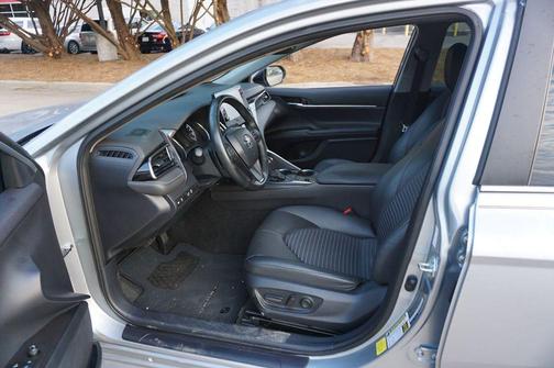 2024 Toyota Camry Hybrid SE