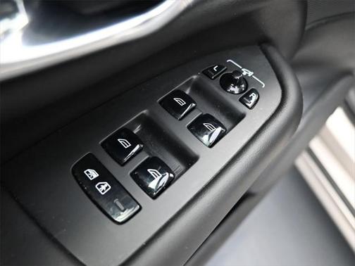 2024 Volvo XC90 B5 Core Bright Theme