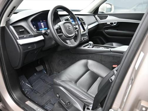 2024 Volvo XC90 B5 Core Bright Theme