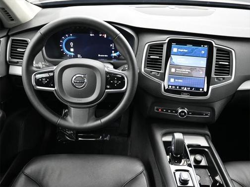 2024 Volvo XC90 B5 Core Bright Theme