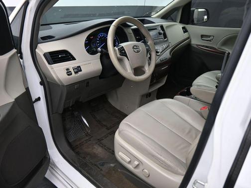 2014 Toyota Sienna XLE