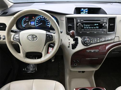 2014 Toyota Sienna XLE