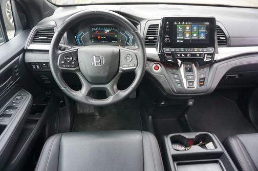 Crystal Black Pearl 2024 Honda Odyssey Sport