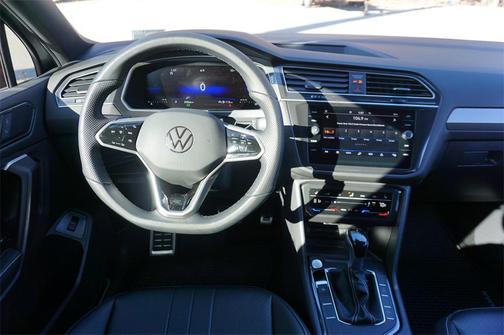 2024 Volkswagen Tiguan 2.0T SE R-Line Black